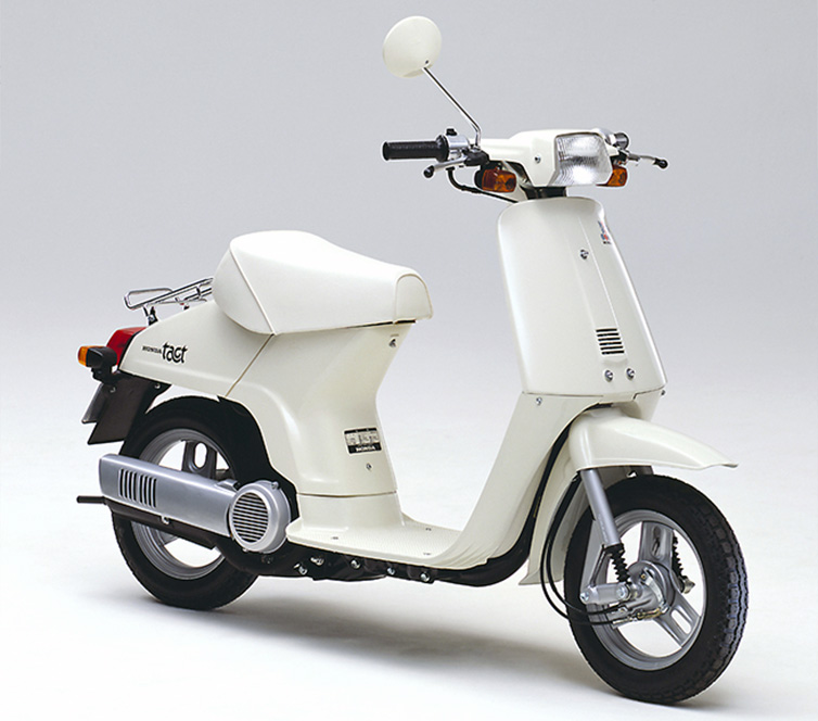 HONDA タクト AB07 ステップボードマット 休日 - パーツ