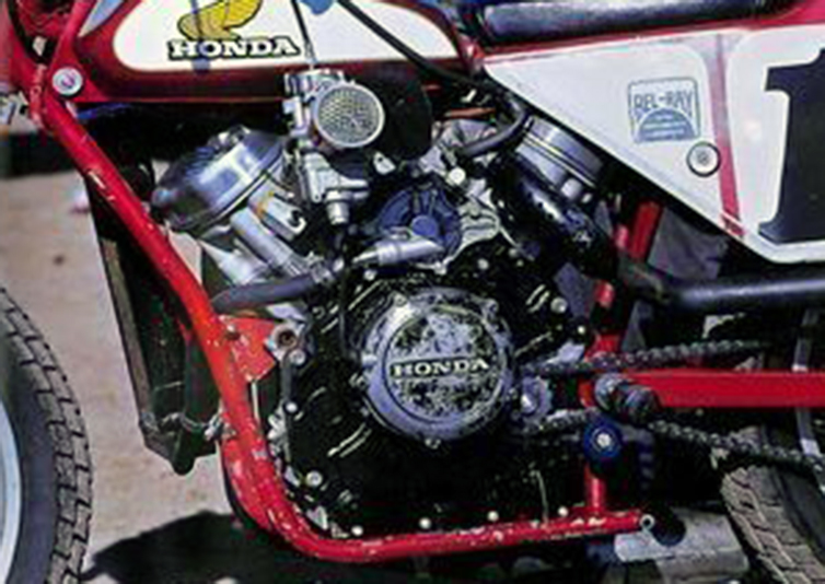 NS750エンジン